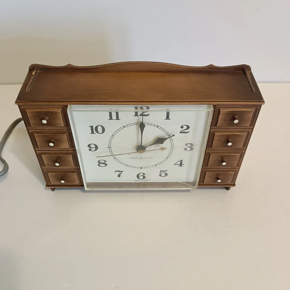 Vtg GE Hanging Electric‎ Wall Clock Model #2129 Chest of Drawers, Tested Works